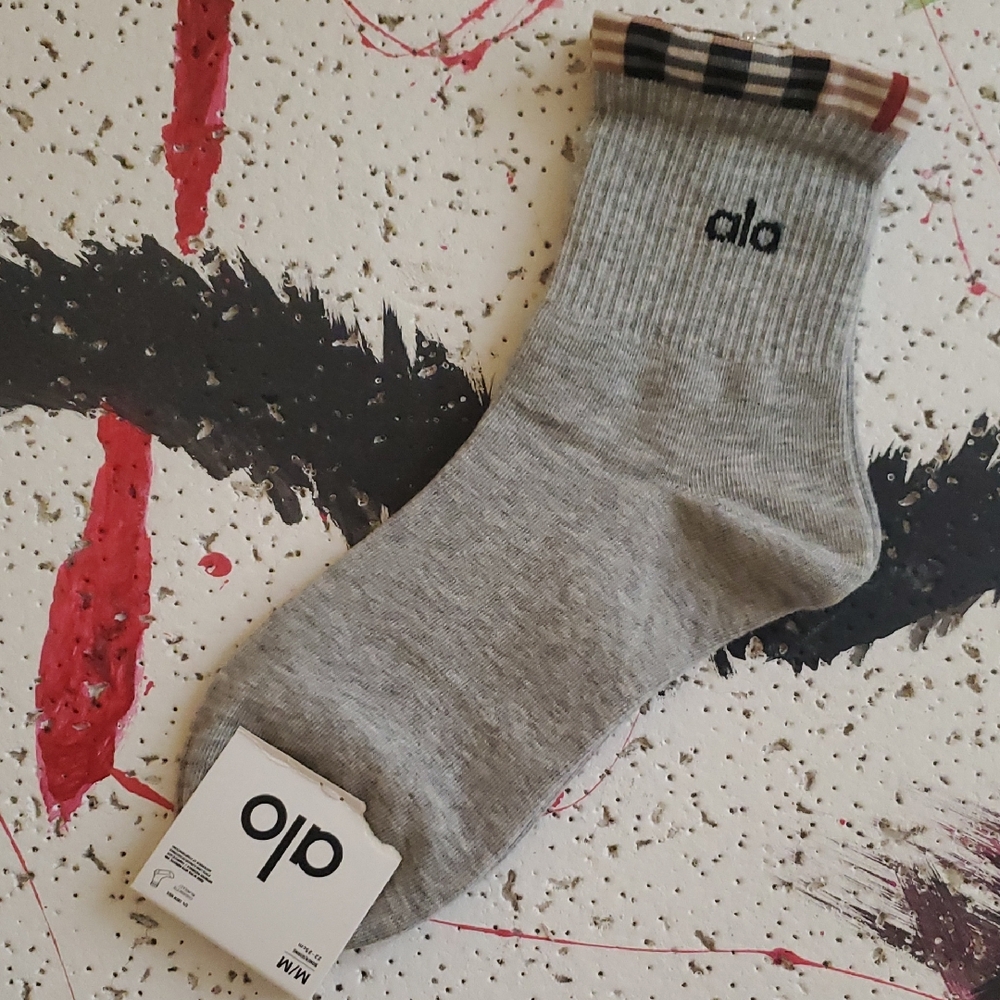 Alo Socks Size Medium